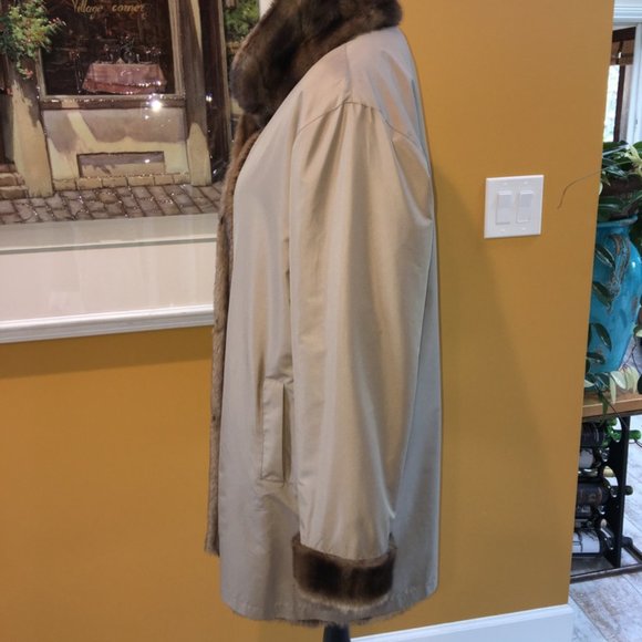 Gorgeous Cally Do REVERSIBLE Coat - Picture 11 of 13